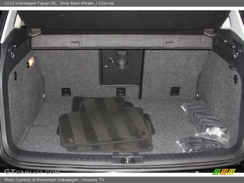 Deep Black Metallic / Charcoal 2010 Volkswagen Tiguan SEL
