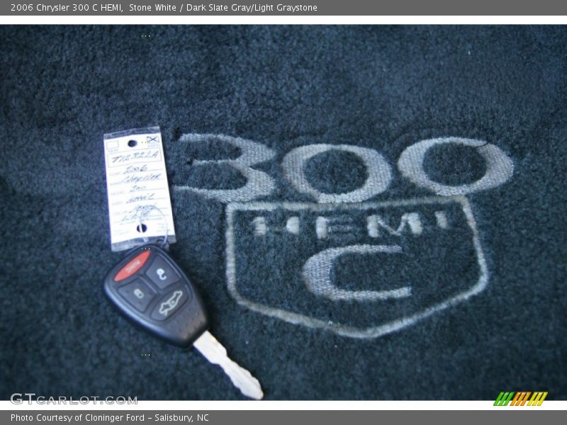 Stone White / Dark Slate Gray/Light Graystone 2006 Chrysler 300 C HEMI