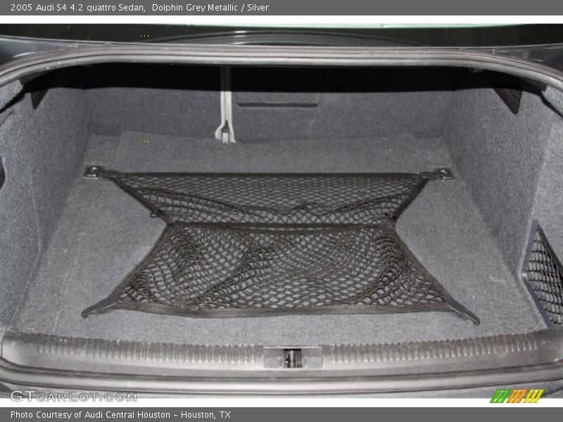  2005 S4 4.2 quattro Sedan Trunk