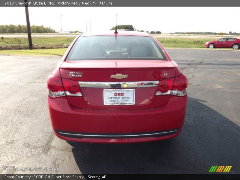 Victory Red / Medium Titanium 2013 Chevrolet Cruze LT/RS