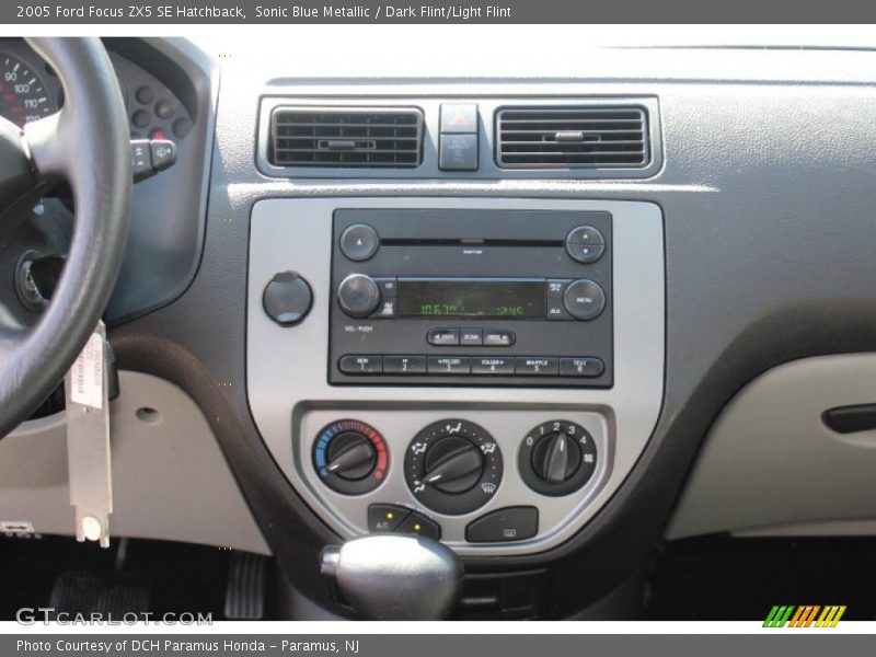 Controls of 2005 Focus ZX5 SE Hatchback