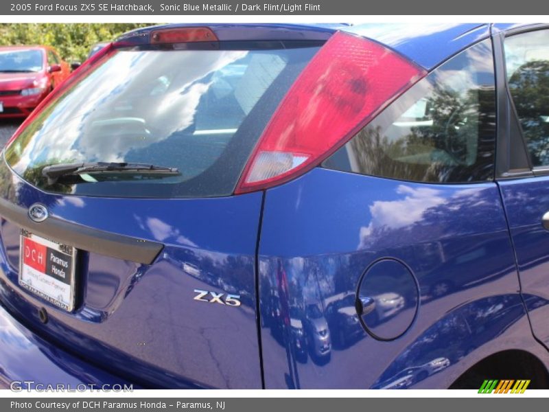 Sonic Blue Metallic / Dark Flint/Light Flint 2005 Ford Focus ZX5 SE Hatchback