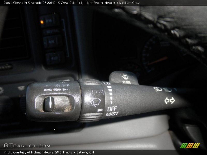 Controls of 2001 Silverado 2500HD LS Crew Cab 4x4