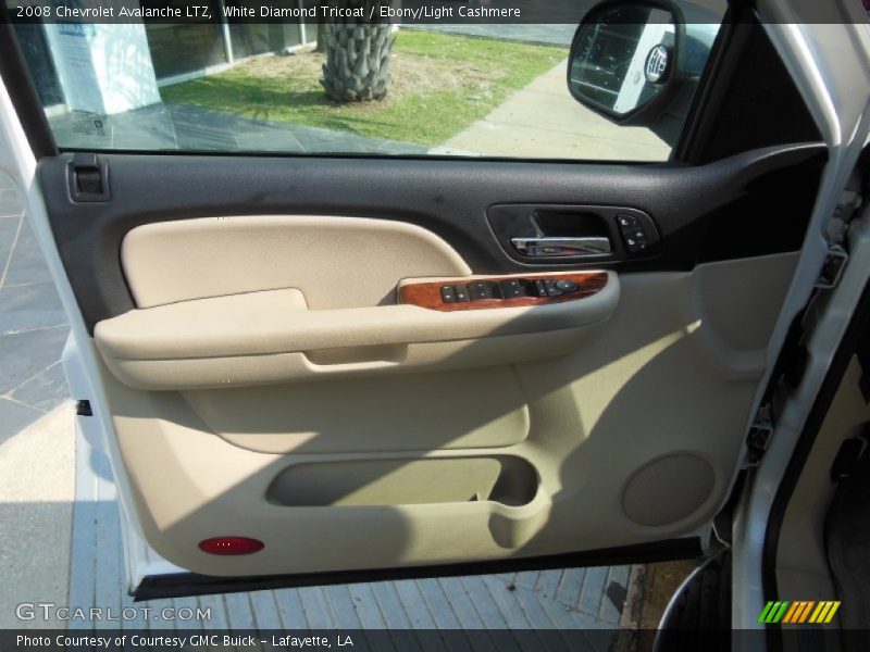White Diamond Tricoat / Ebony/Light Cashmere 2008 Chevrolet Avalanche LTZ