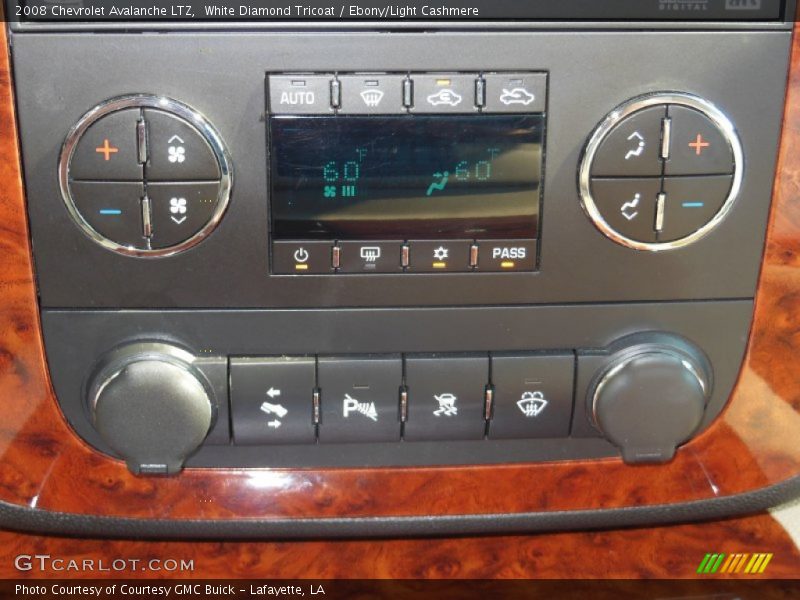White Diamond Tricoat / Ebony/Light Cashmere 2008 Chevrolet Avalanche LTZ