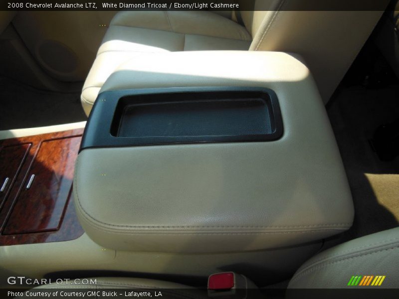 White Diamond Tricoat / Ebony/Light Cashmere 2008 Chevrolet Avalanche LTZ
