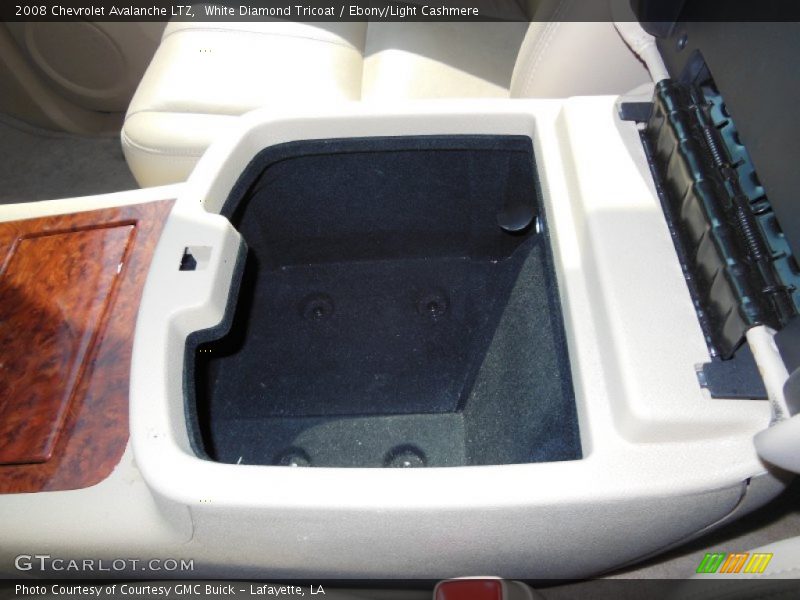 White Diamond Tricoat / Ebony/Light Cashmere 2008 Chevrolet Avalanche LTZ
