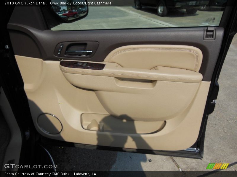 Onyx Black / Cocoa/Light Cashmere 2010 GMC Yukon Denali