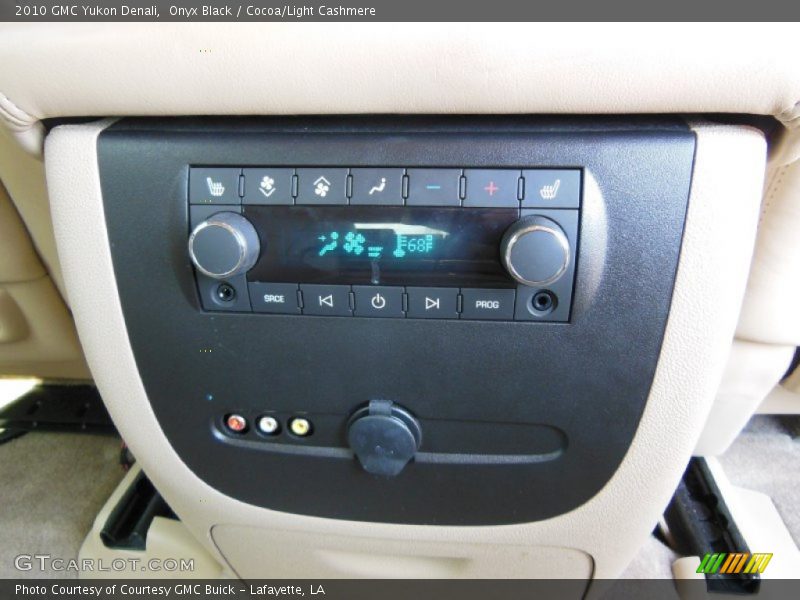 Onyx Black / Cocoa/Light Cashmere 2010 GMC Yukon Denali