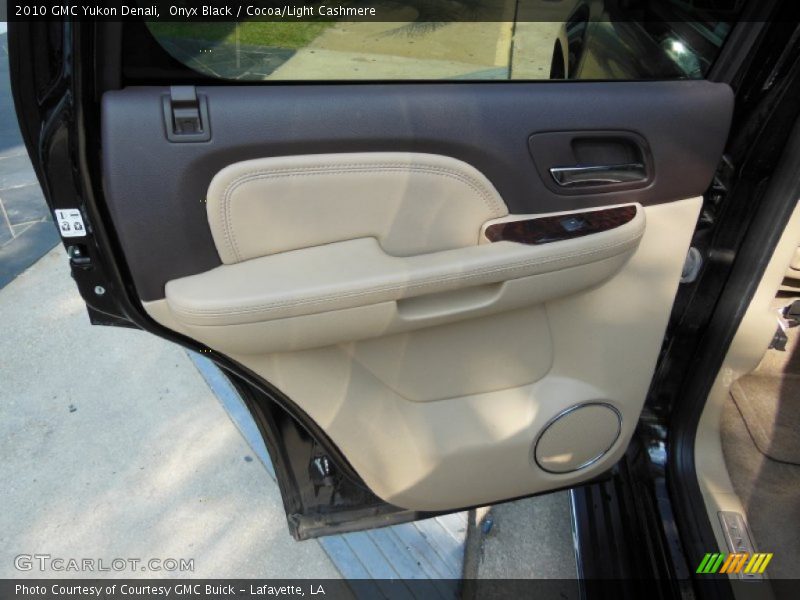 Onyx Black / Cocoa/Light Cashmere 2010 GMC Yukon Denali