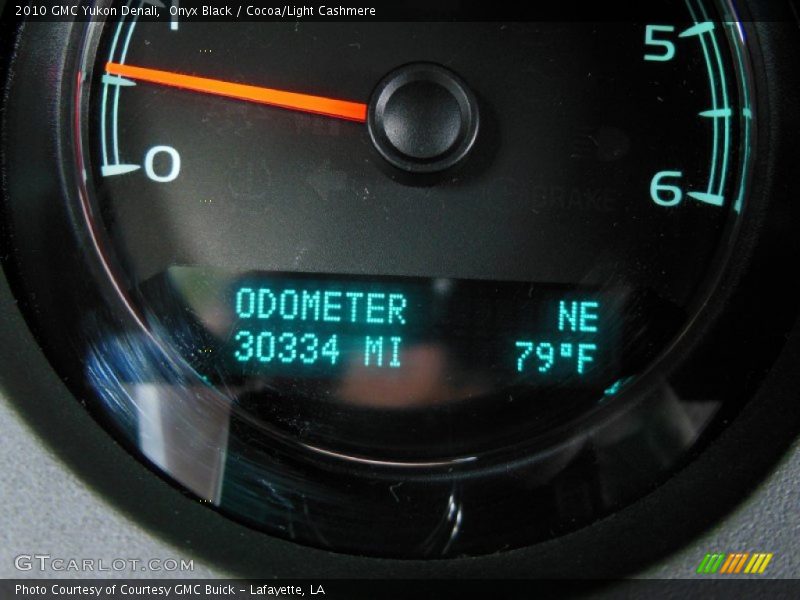 Onyx Black / Cocoa/Light Cashmere 2010 GMC Yukon Denali