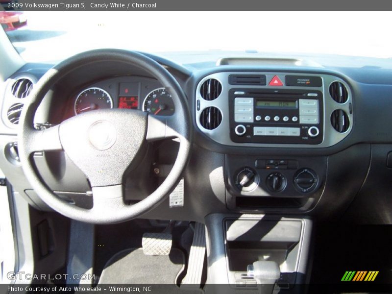 Candy White / Charcoal 2009 Volkswagen Tiguan S