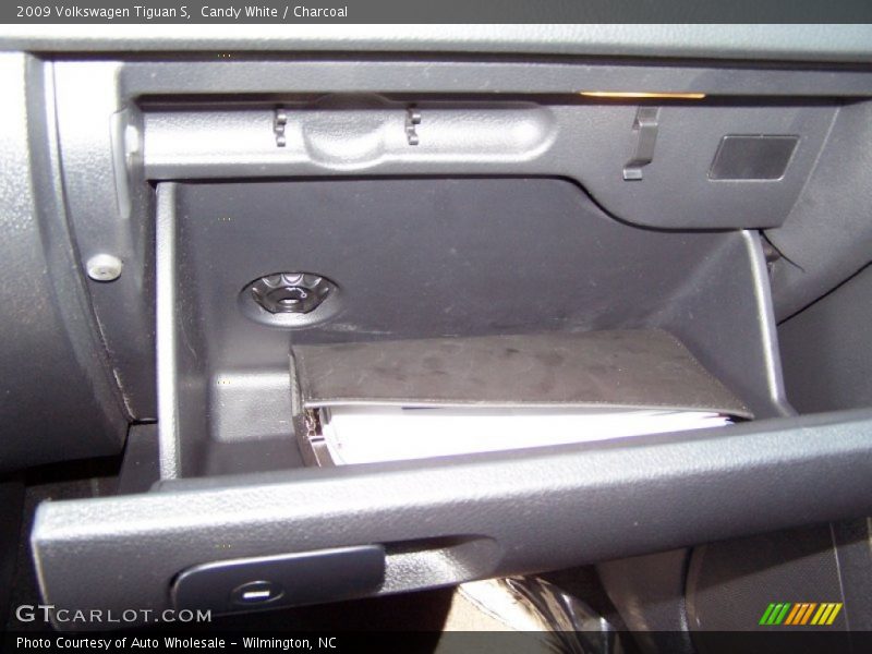 Candy White / Charcoal 2009 Volkswagen Tiguan S