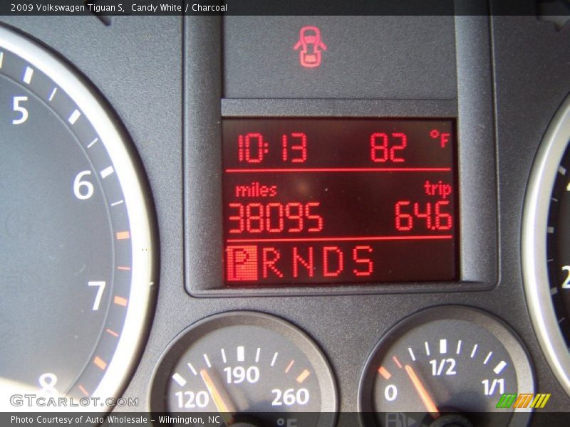 Candy White / Charcoal 2009 Volkswagen Tiguan S