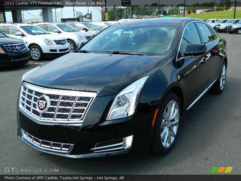 Front 3/4 View of 2013 XTS Premium FWD