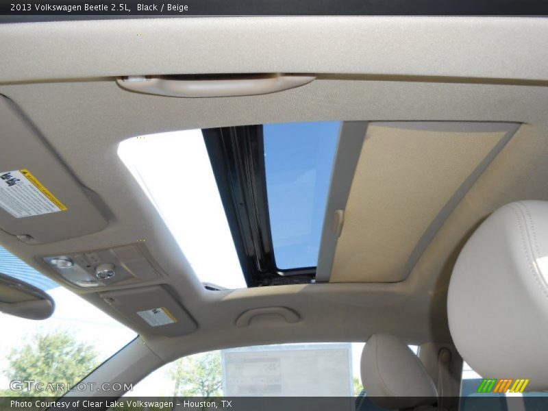 Black / Beige 2013 Volkswagen Beetle 2.5L