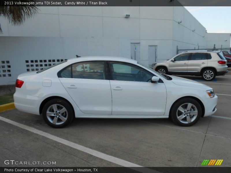Candy White / Titan Black 2013 Volkswagen Jetta TDI Sedan
