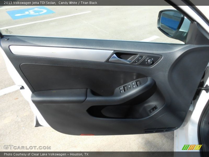 Candy White / Titan Black 2013 Volkswagen Jetta TDI Sedan