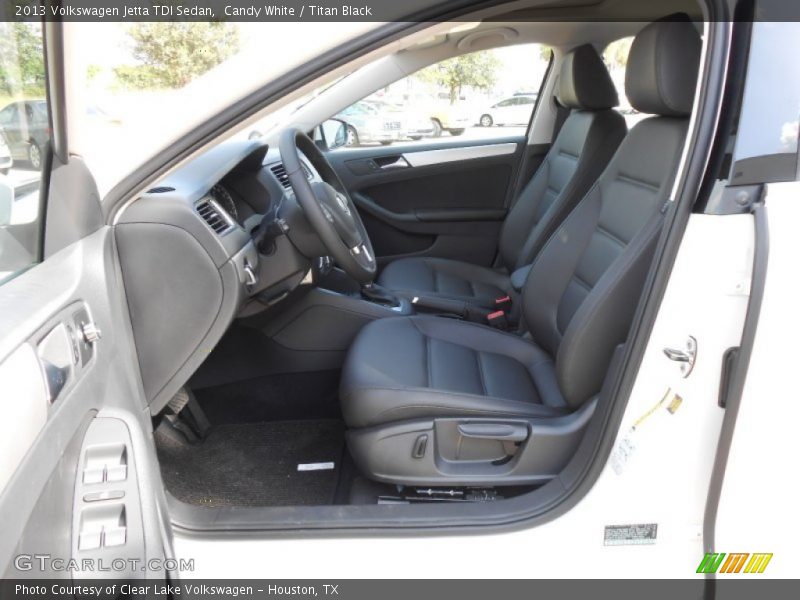 Candy White / Titan Black 2013 Volkswagen Jetta TDI Sedan