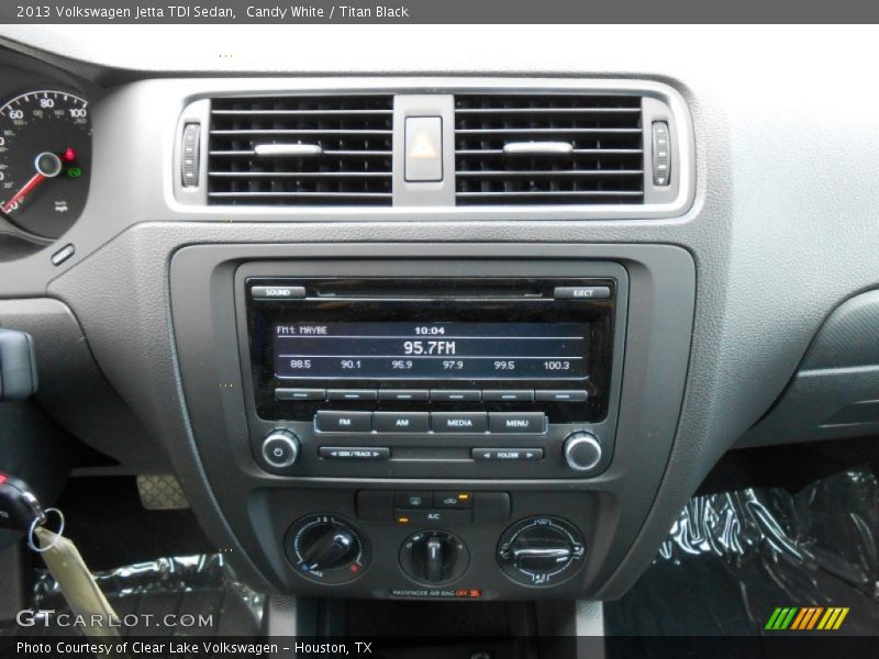 Candy White / Titan Black 2013 Volkswagen Jetta TDI Sedan