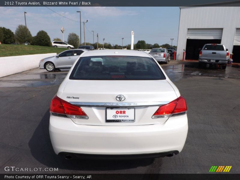 Blizzard White Pearl / Black 2012 Toyota Avalon