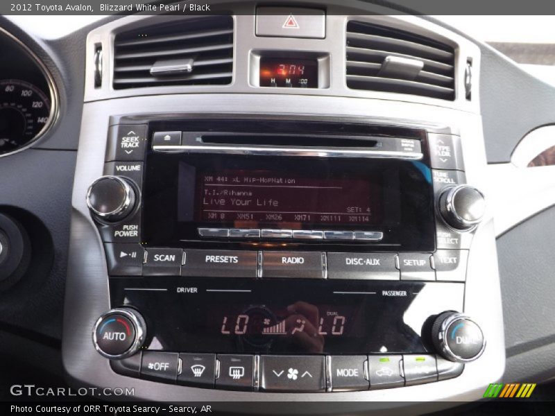 Blizzard White Pearl / Black 2012 Toyota Avalon