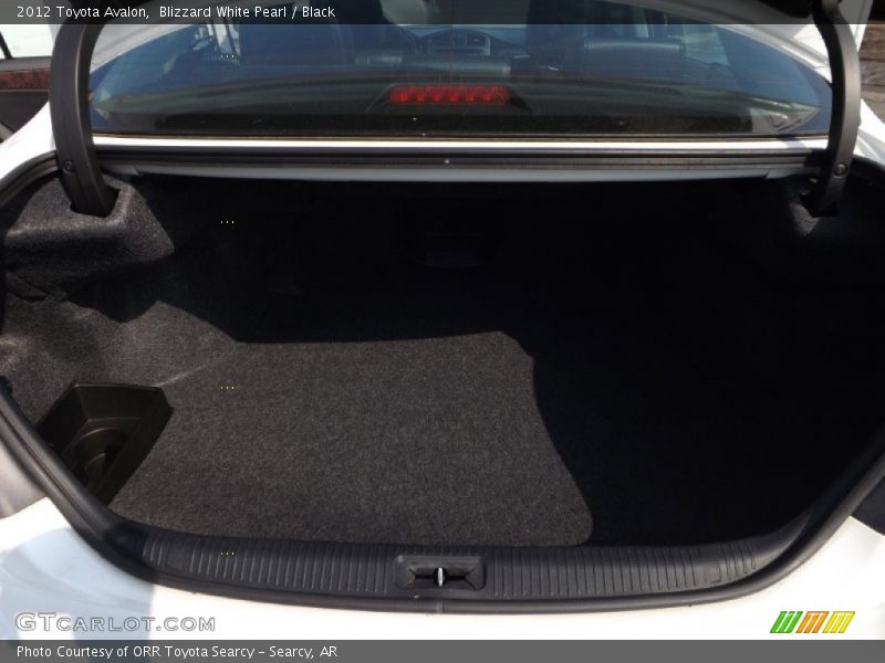 Blizzard White Pearl / Black 2012 Toyota Avalon