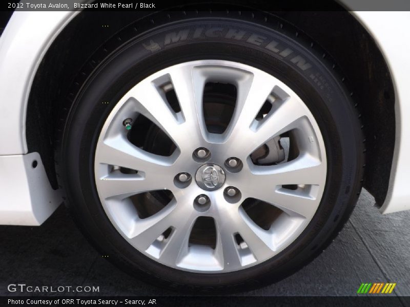 Blizzard White Pearl / Black 2012 Toyota Avalon