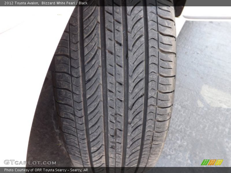 Blizzard White Pearl / Black 2012 Toyota Avalon