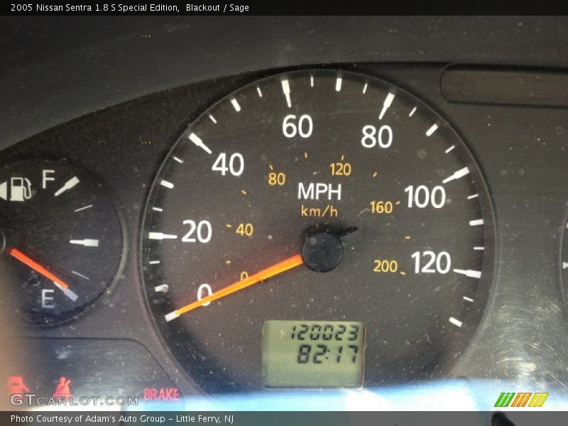 Blackout / Sage 2005 Nissan Sentra 1.8 S Special Edition