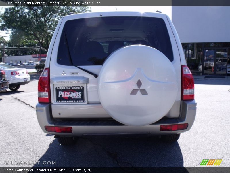 Viking White / Tan 2005 Mitsubishi Montero Limited 4x4