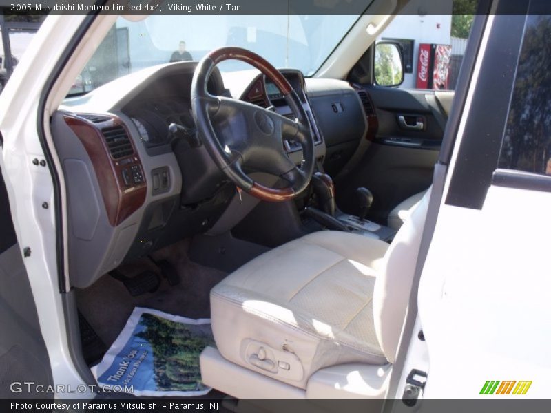 Viking White / Tan 2005 Mitsubishi Montero Limited 4x4