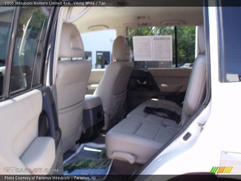 Viking White / Tan 2005 Mitsubishi Montero Limited 4x4