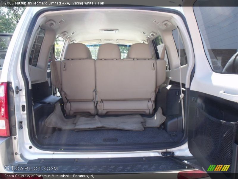 Viking White / Tan 2005 Mitsubishi Montero Limited 4x4