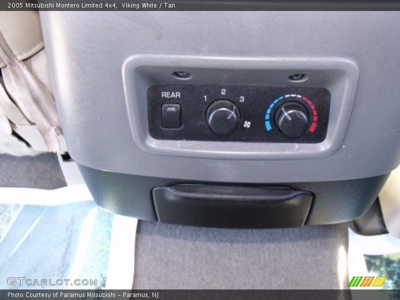 Viking White / Tan 2005 Mitsubishi Montero Limited 4x4