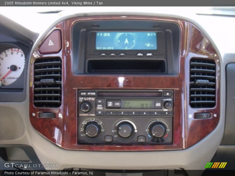 Viking White / Tan 2005 Mitsubishi Montero Limited 4x4