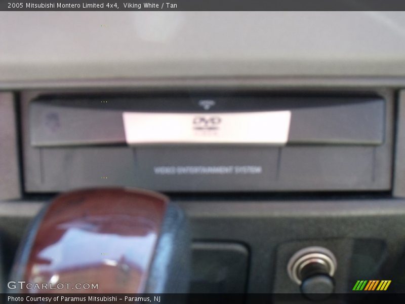 Viking White / Tan 2005 Mitsubishi Montero Limited 4x4