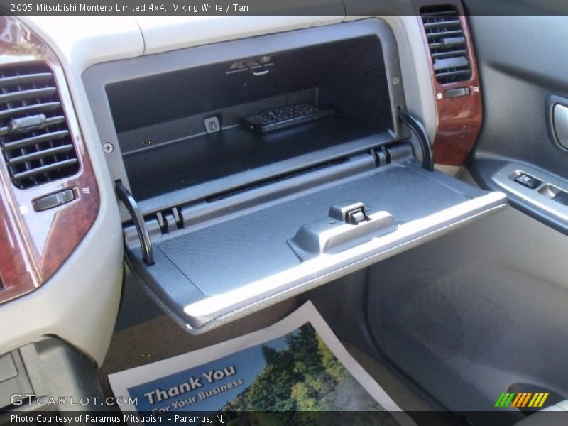 Viking White / Tan 2005 Mitsubishi Montero Limited 4x4