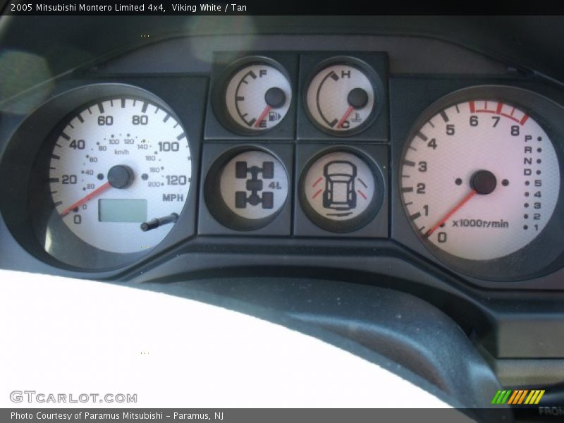 Viking White / Tan 2005 Mitsubishi Montero Limited 4x4