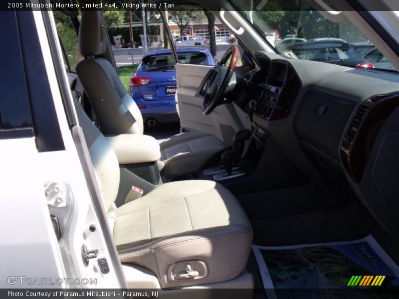 Viking White / Tan 2005 Mitsubishi Montero Limited 4x4