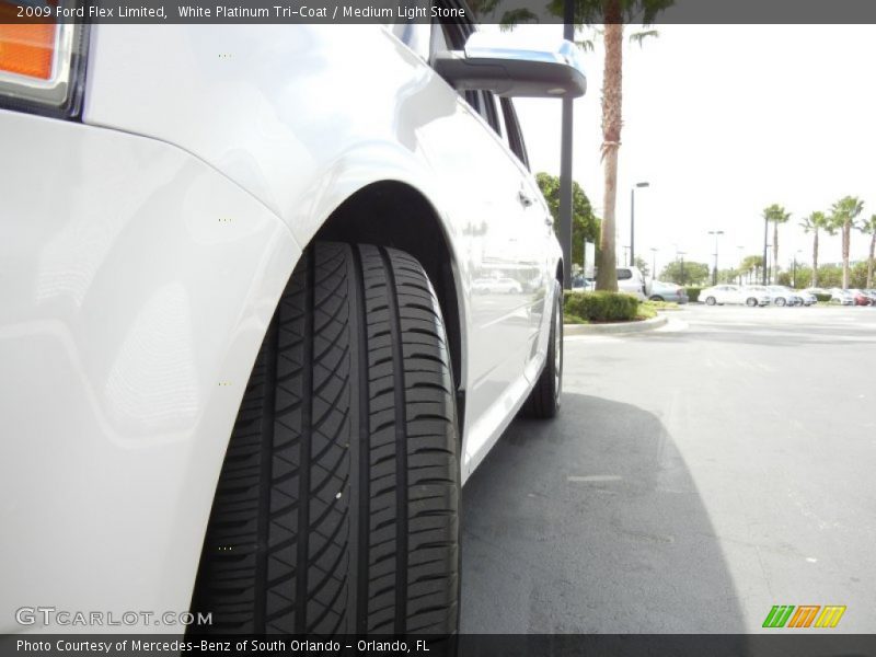 White Platinum Tri-Coat / Medium Light Stone 2009 Ford Flex Limited