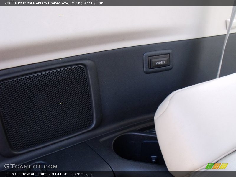 Viking White / Tan 2005 Mitsubishi Montero Limited 4x4