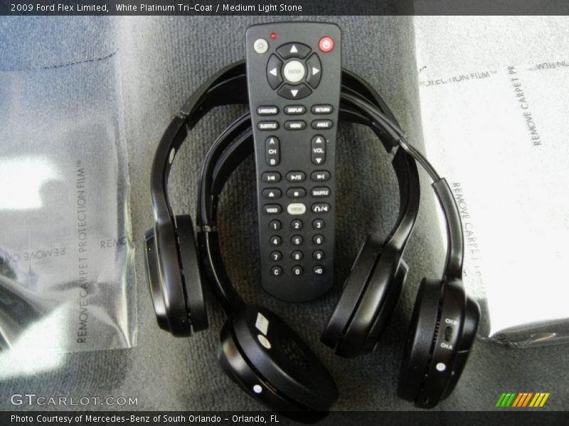 White Platinum Tri-Coat / Medium Light Stone 2009 Ford Flex Limited