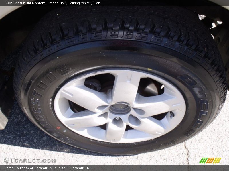 Viking White / Tan 2005 Mitsubishi Montero Limited 4x4