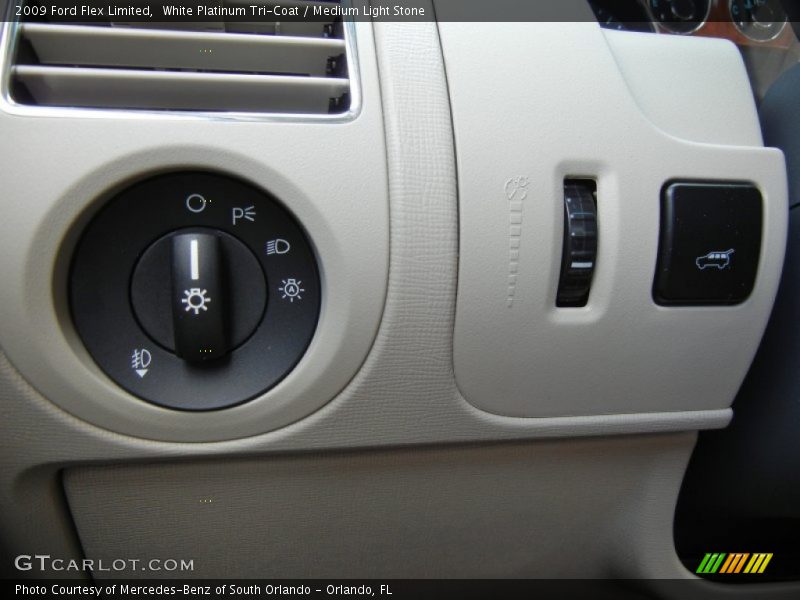 White Platinum Tri-Coat / Medium Light Stone 2009 Ford Flex Limited