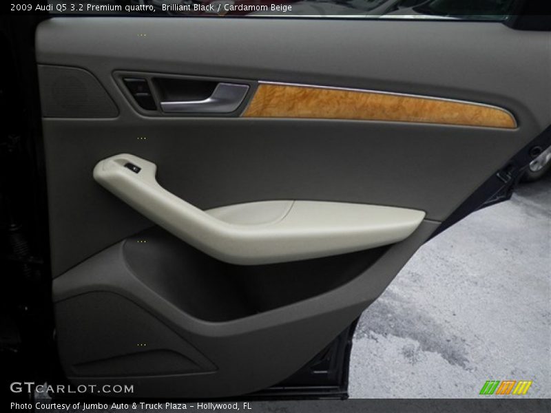 Brilliant Black / Cardamom Beige 2009 Audi Q5 3.2 Premium quattro