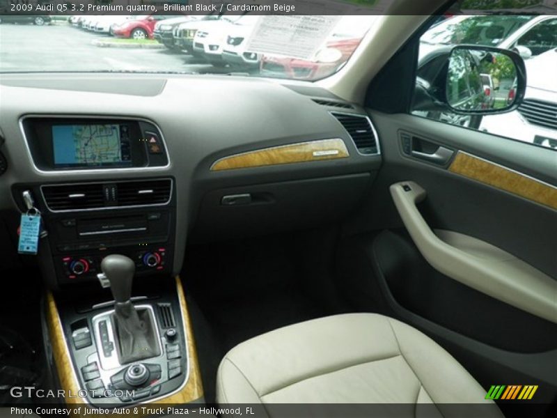 Brilliant Black / Cardamom Beige 2009 Audi Q5 3.2 Premium quattro