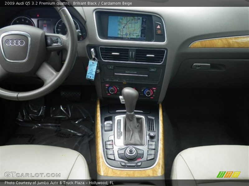 Brilliant Black / Cardamom Beige 2009 Audi Q5 3.2 Premium quattro