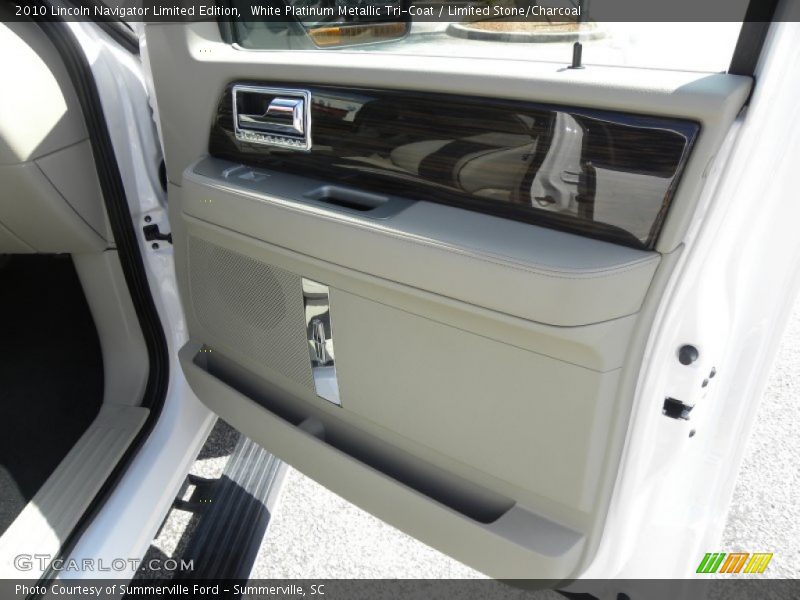 White Platinum Metallic Tri-Coat / Limited Stone/Charcoal 2010 Lincoln Navigator Limited Edition
