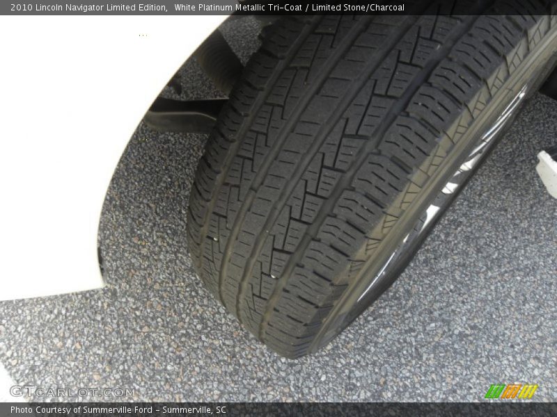 White Platinum Metallic Tri-Coat / Limited Stone/Charcoal 2010 Lincoln Navigator Limited Edition